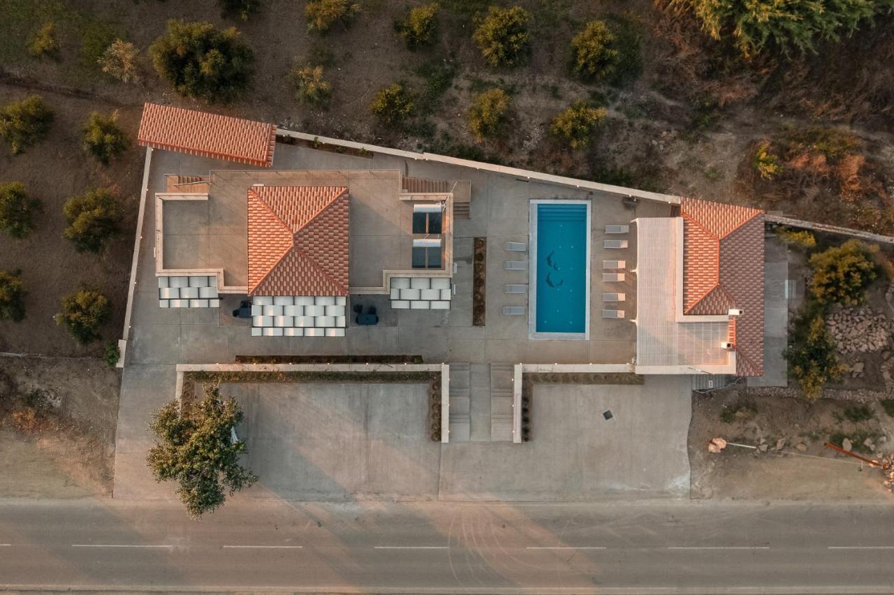 Lithos Suites Финикунда Экстерьер фото