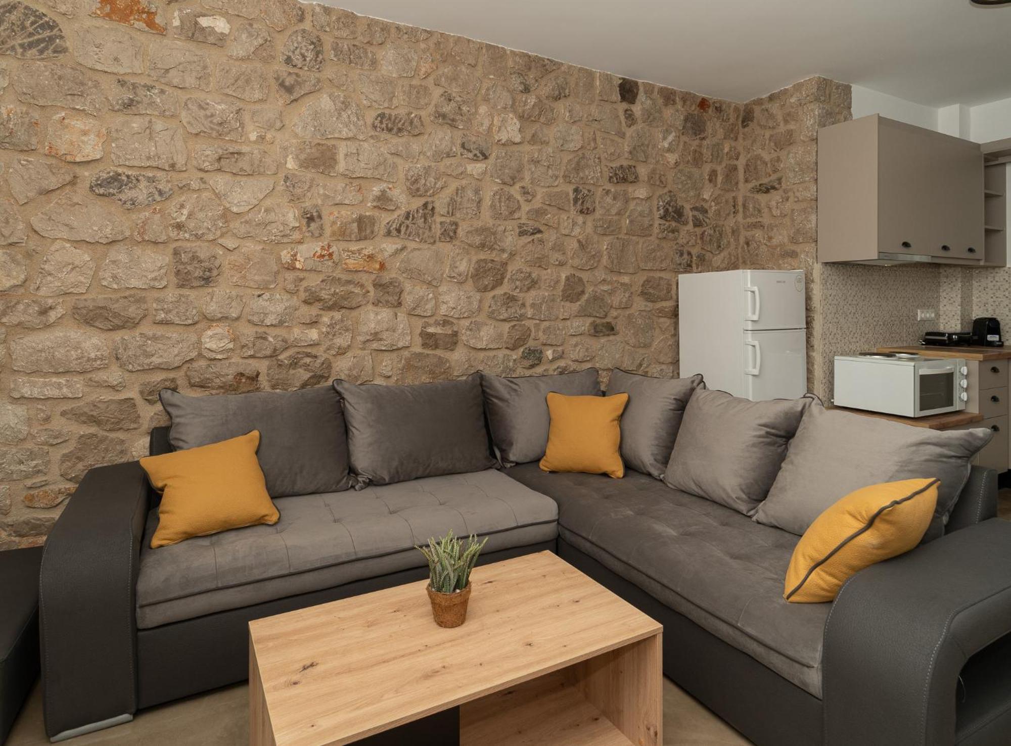 Lithos Suites Финикунда Экстерьер фото