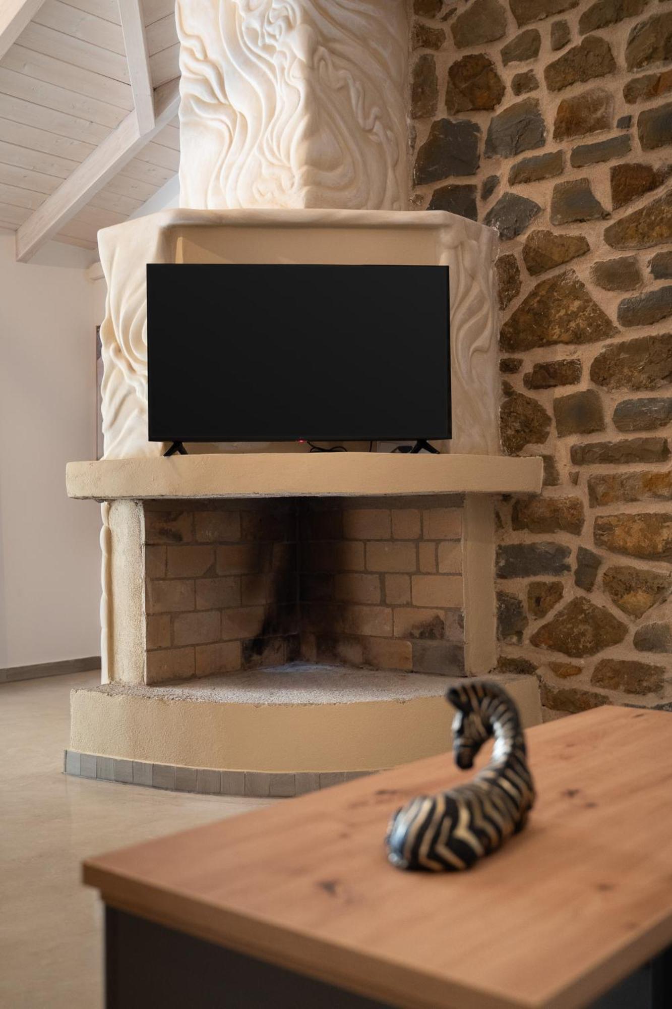 Lithos Suites Финикунда Экстерьер фото